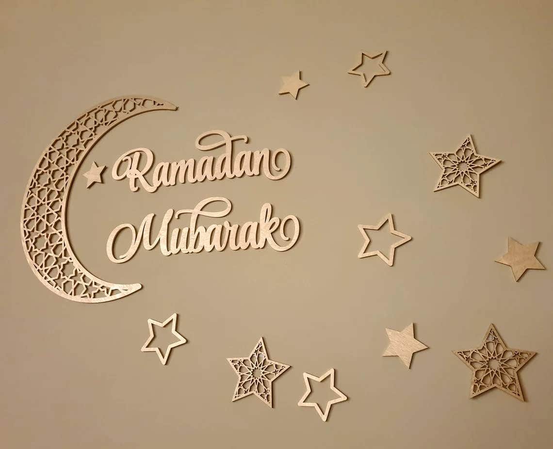 Ramadan Kareem Wood Wall Hanging Decor with Stars and Pendants