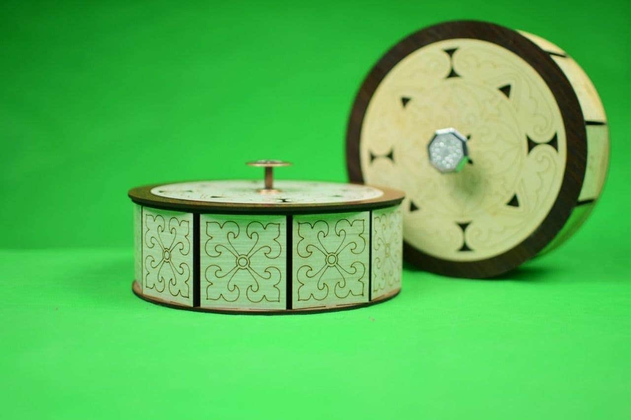 Laser Engraved Wood Bonbonnier