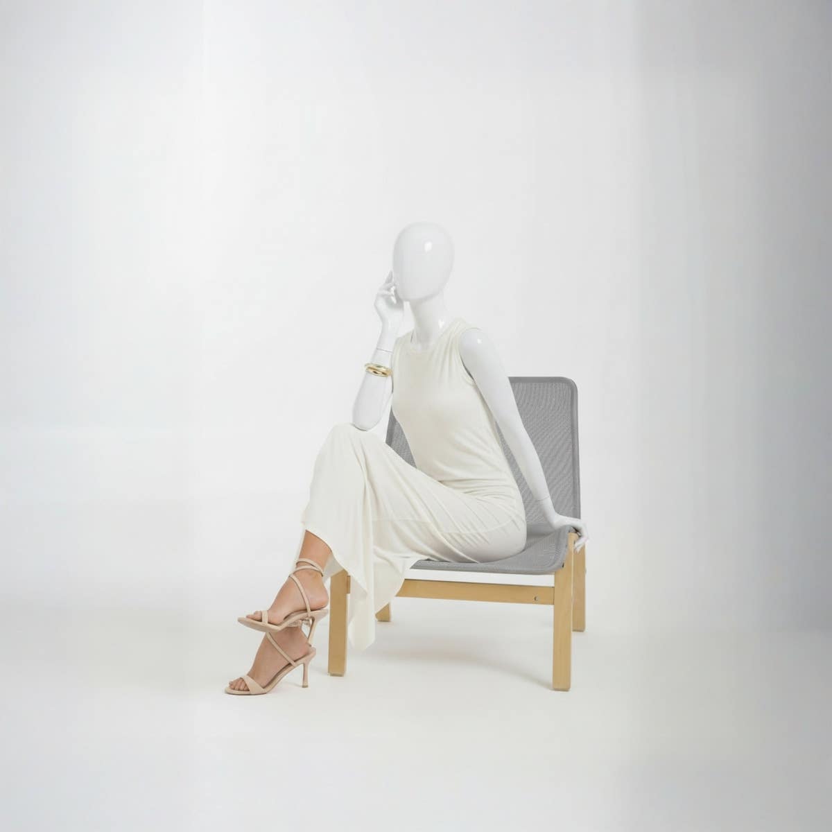 Carinawear Crew Neck Midi Dress - Slim Fit Sleeveless Solid Pattern Midi Length