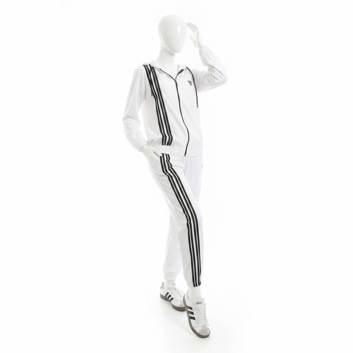 Women's tracksuit with front lines and pockets