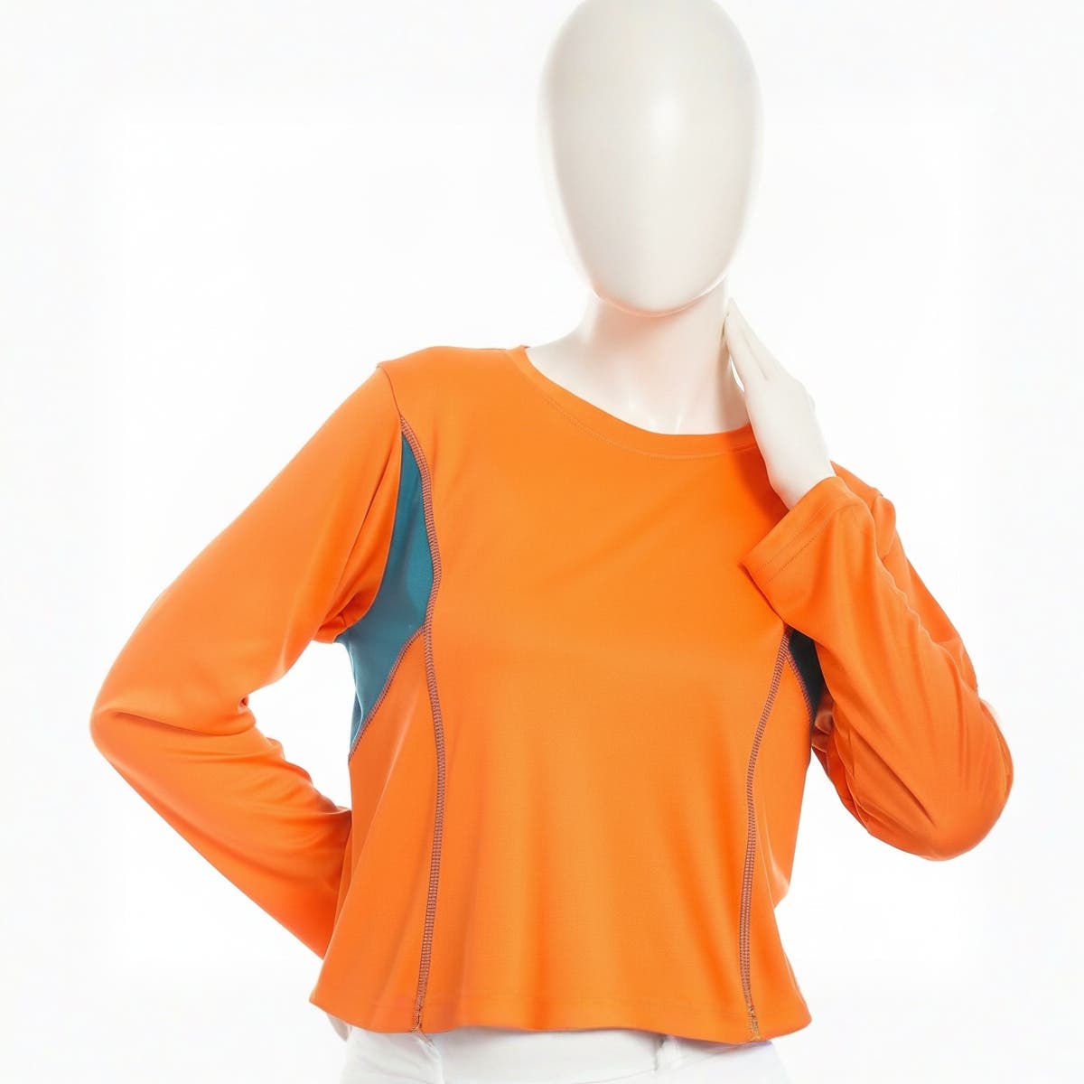Women sport T-shirt with long sleeves