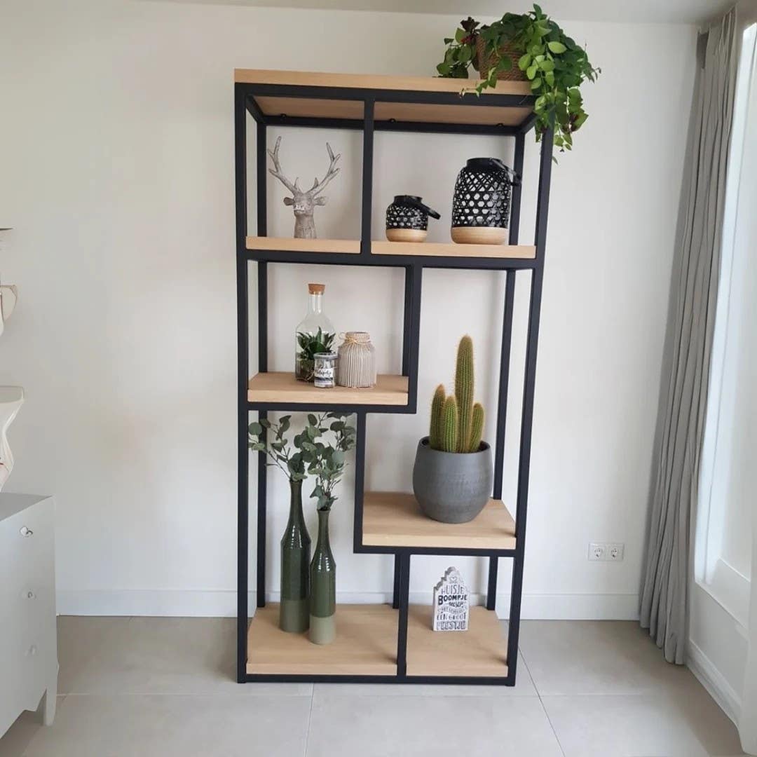Display Unit | Wooden & Black | 70 x 30 x 160 | DU12