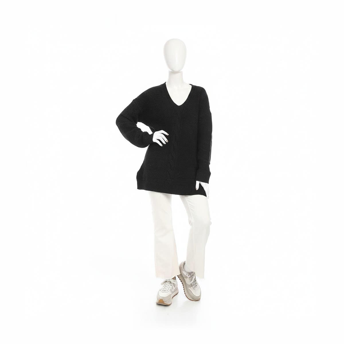 CAESAR Women's Black Wool Long Pullover V-Neck - One Size