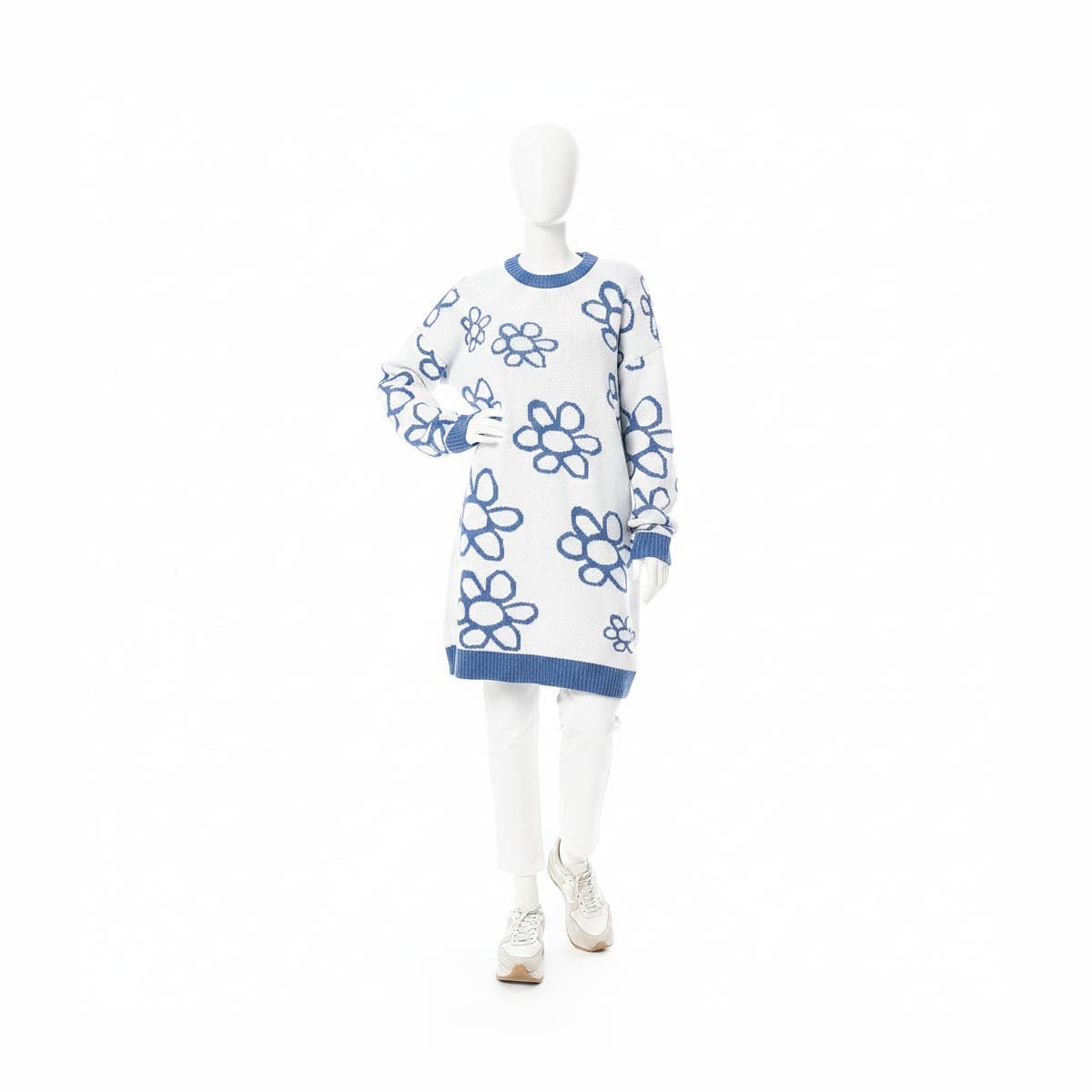 CAESAR Women's Blue Wool Pullover with Rose Pattern - One Size