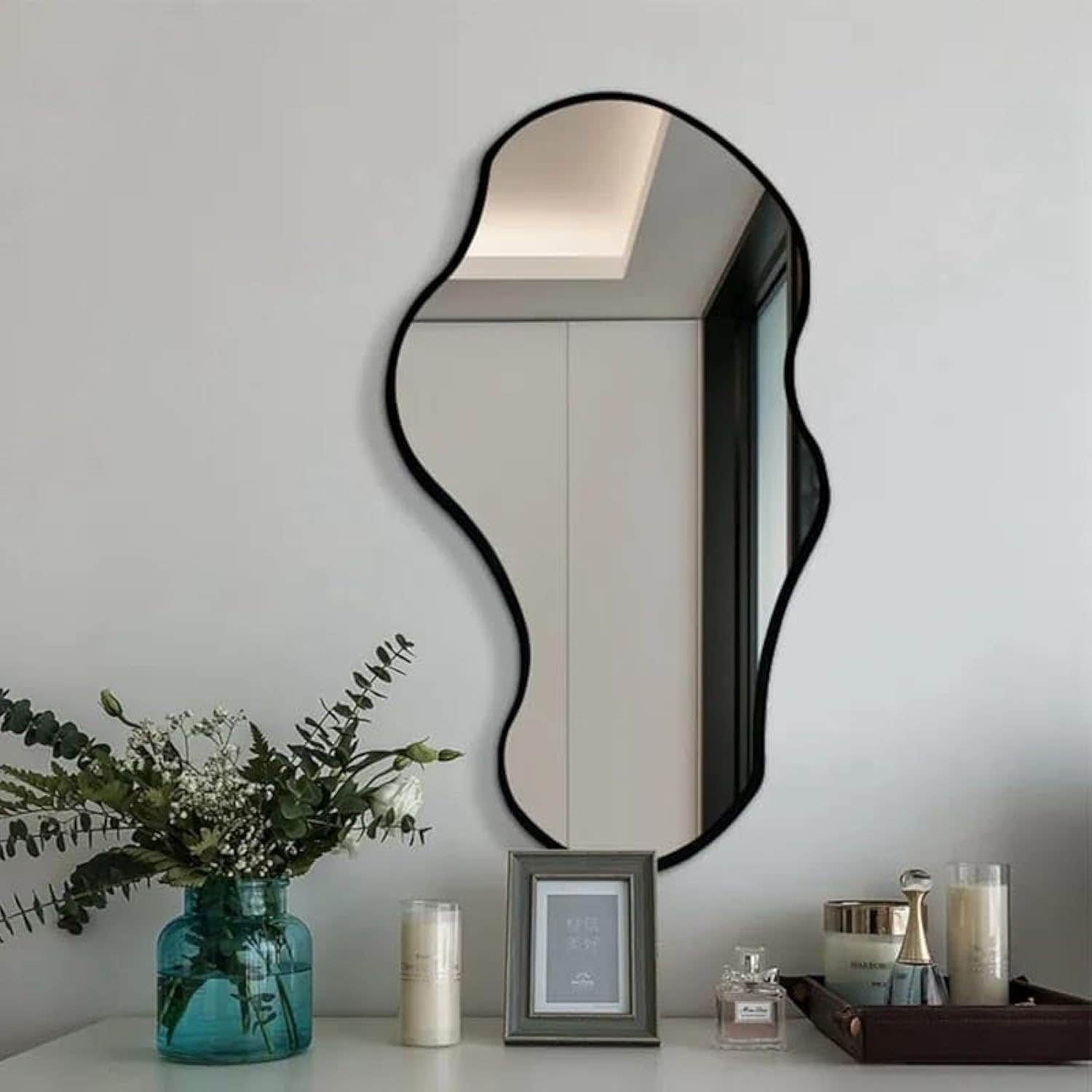 Elegant Black Wall Mirror for Home Decor, Modern Design - 90x50 cm