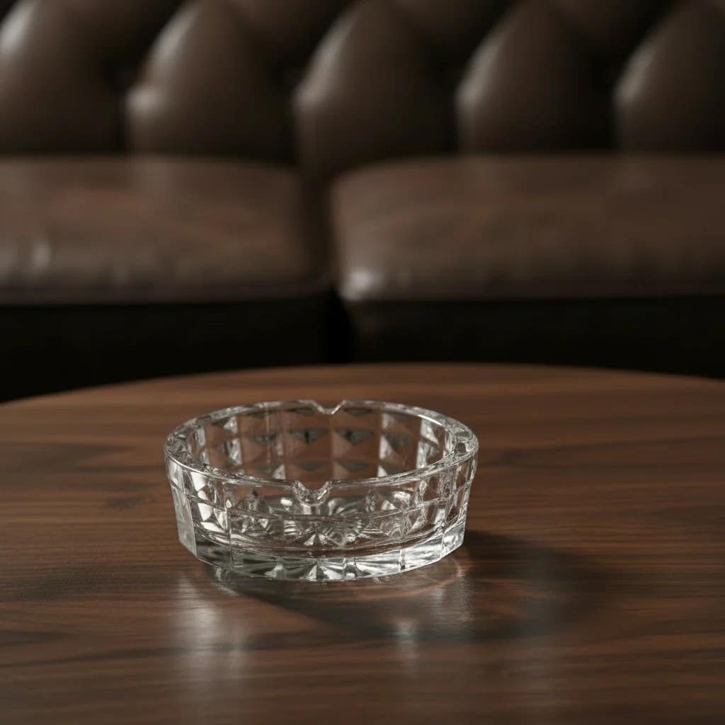 Minimalist Glass Ashtray - Heavy-Duty Clear Design