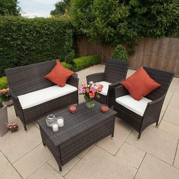 Sofa set and 2 chairs with Athar table - brown