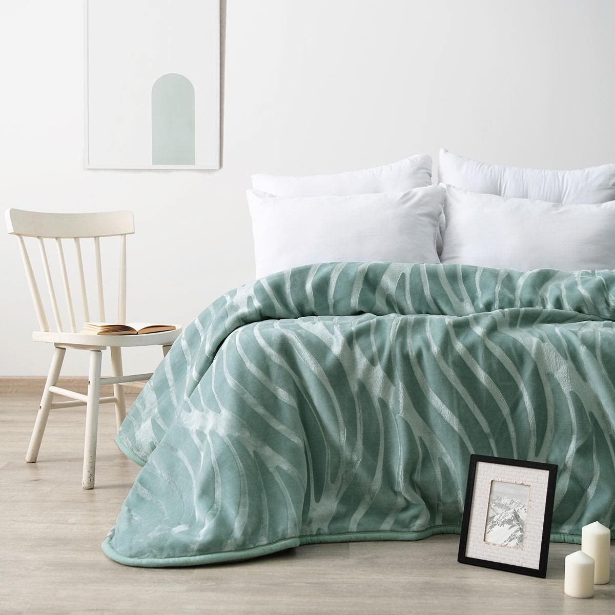 Morano Velvet Blanket Double Layer, 240×220 cm, 6800 gm, Model Mirage - Light Green
