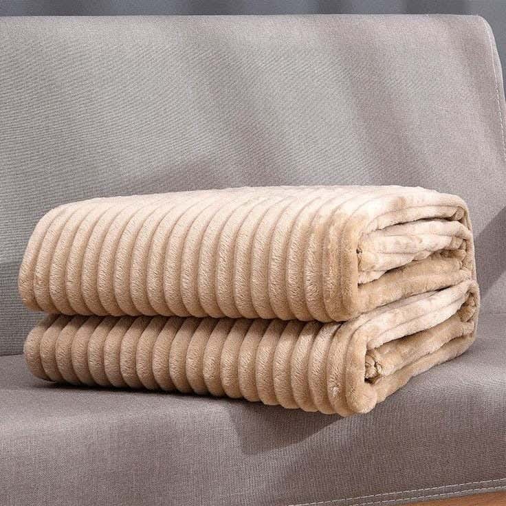 Golden Bed Large Bed Winter Comforter With High Comfortable Loft and Dense, 230x240 CM - Café