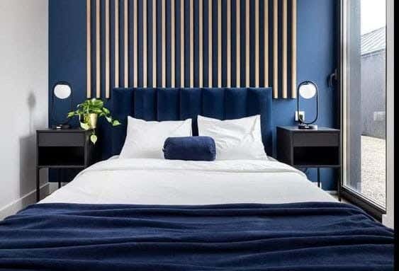 Red beech wood bed, 200x160x120 cm, velvet - navy