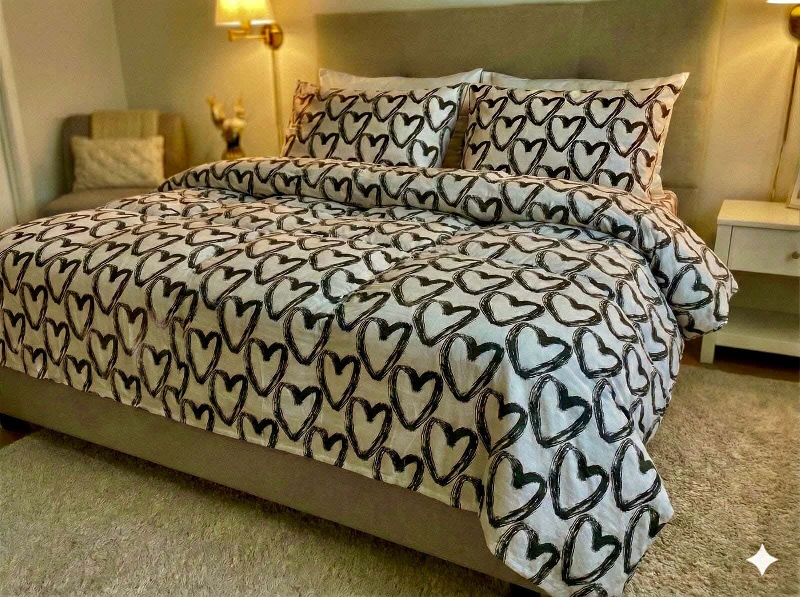 Yarlin Zippered Duvet Cover, Cotton Blend, 1 Piece, 240X220cm, Large Black Heart Design - Multicolor