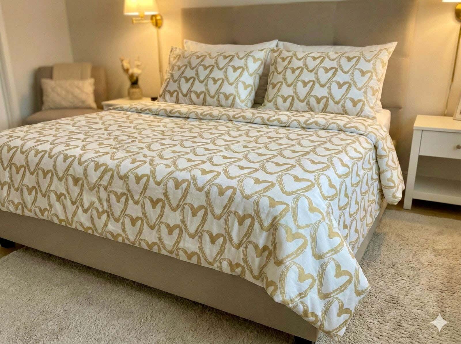 Yarlin Zippered Duvet Cover, Cotton Blend, 1 Piece, 240X220cm, Large Gold Heart Design - Multicolor